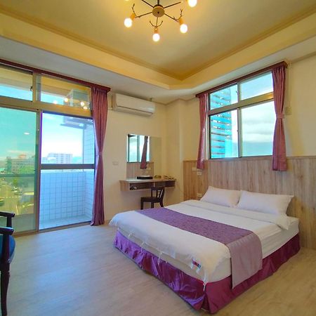陶陶居商旅 Tautauchu Hotel Città di Hualien Esterno foto
