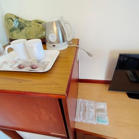 陶陶居商旅 Tautauchu Hotel Città di Hualien Esterno foto