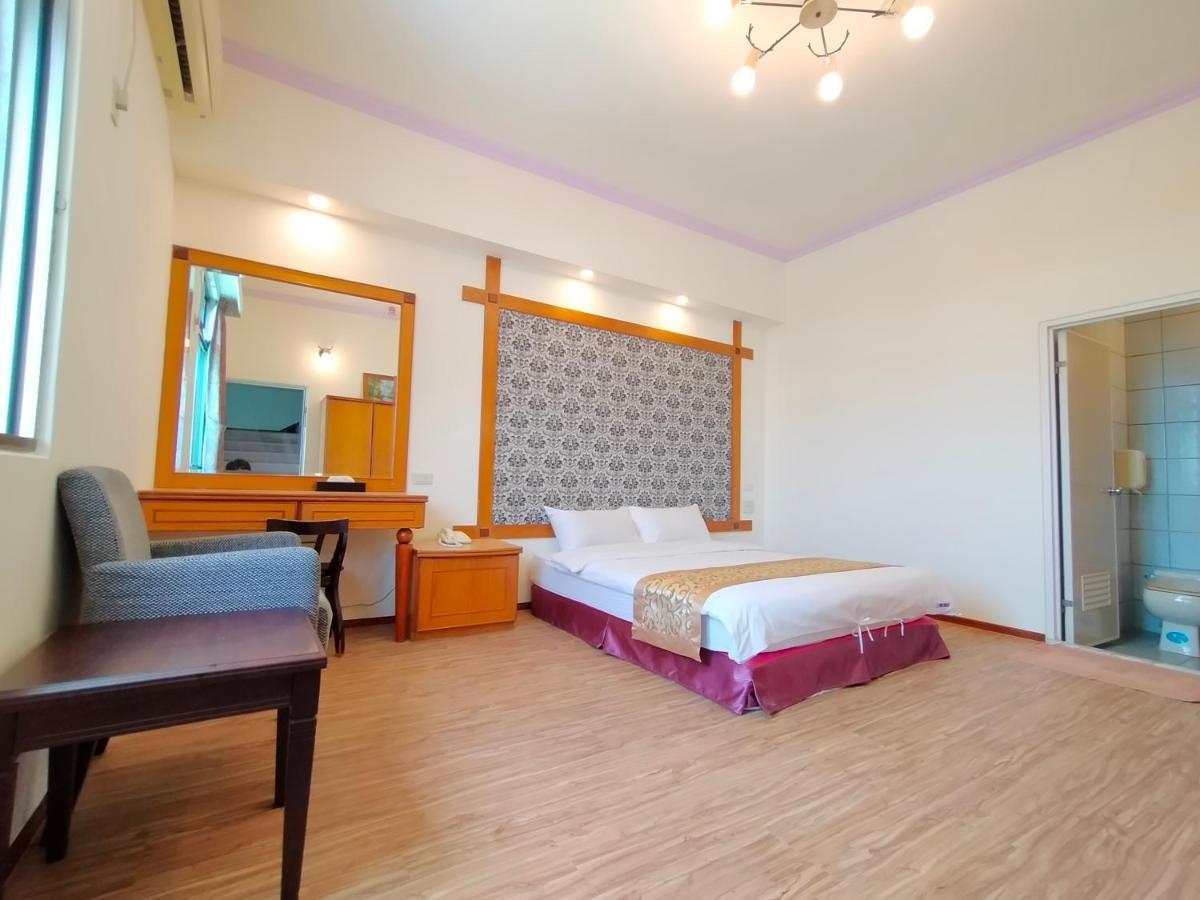 陶陶居商旅 Tautauchu Hotel Città di Hualien Esterno foto