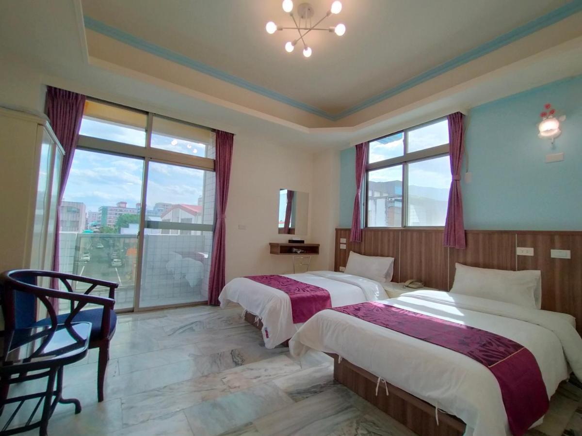 陶陶居商旅 Tautauchu Hotel Città di Hualien Esterno foto
