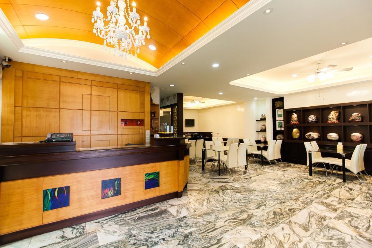 陶陶居商旅 Tautauchu Hotel Città di Hualien Esterno foto