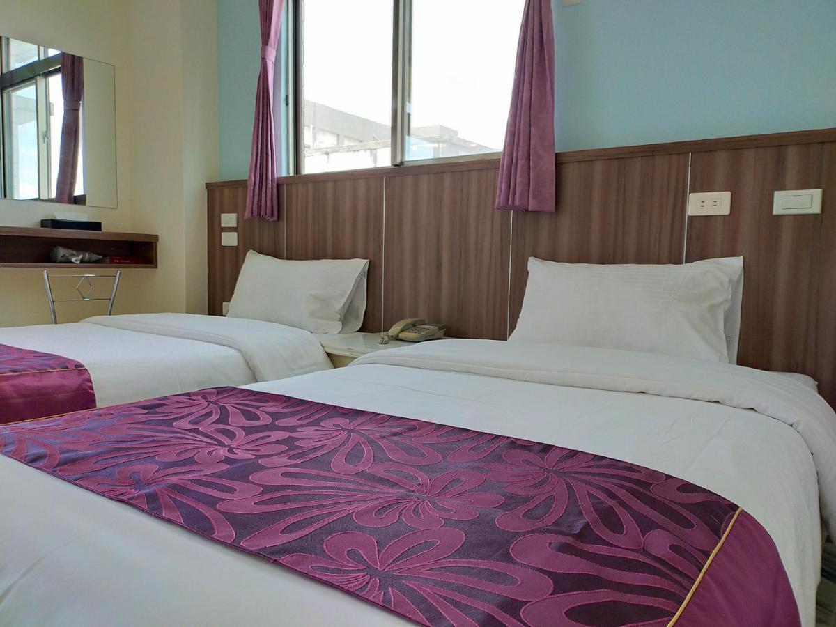 陶陶居商旅 Tautauchu Hotel Città di Hualien Esterno foto