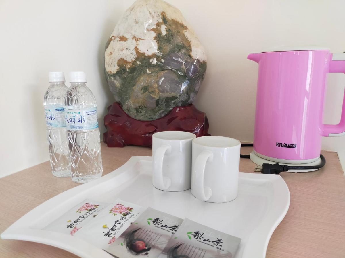 陶陶居商旅 Tautauchu Hotel Città di Hualien Esterno foto