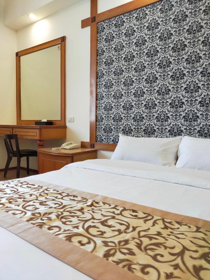 陶陶居商旅 Tautauchu Hotel Città di Hualien Esterno foto