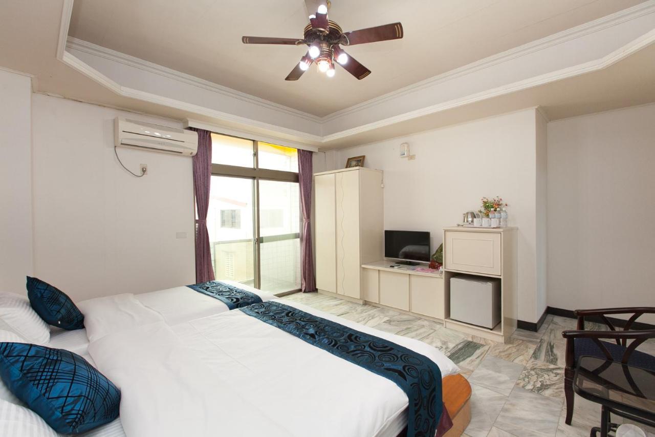 陶陶居商旅 Tautauchu Hotel Città di Hualien Esterno foto