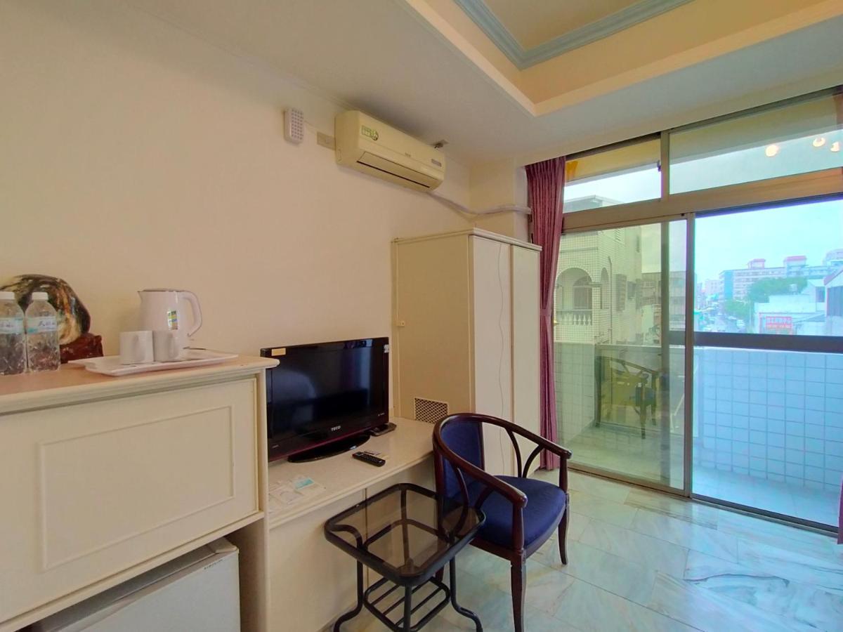 陶陶居商旅 Tautauchu Hotel Città di Hualien Esterno foto