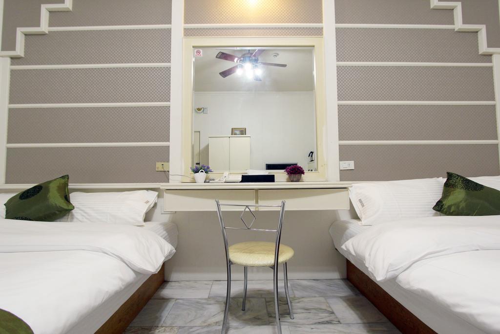 陶陶居商旅 Tautauchu Hotel Città di Hualien Esterno foto