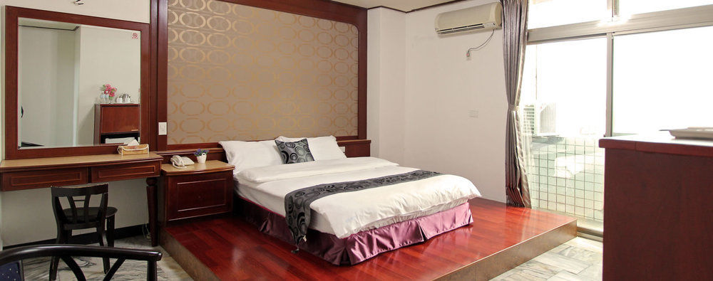 陶陶居商旅 Tautauchu Hotel Città di Hualien Esterno foto