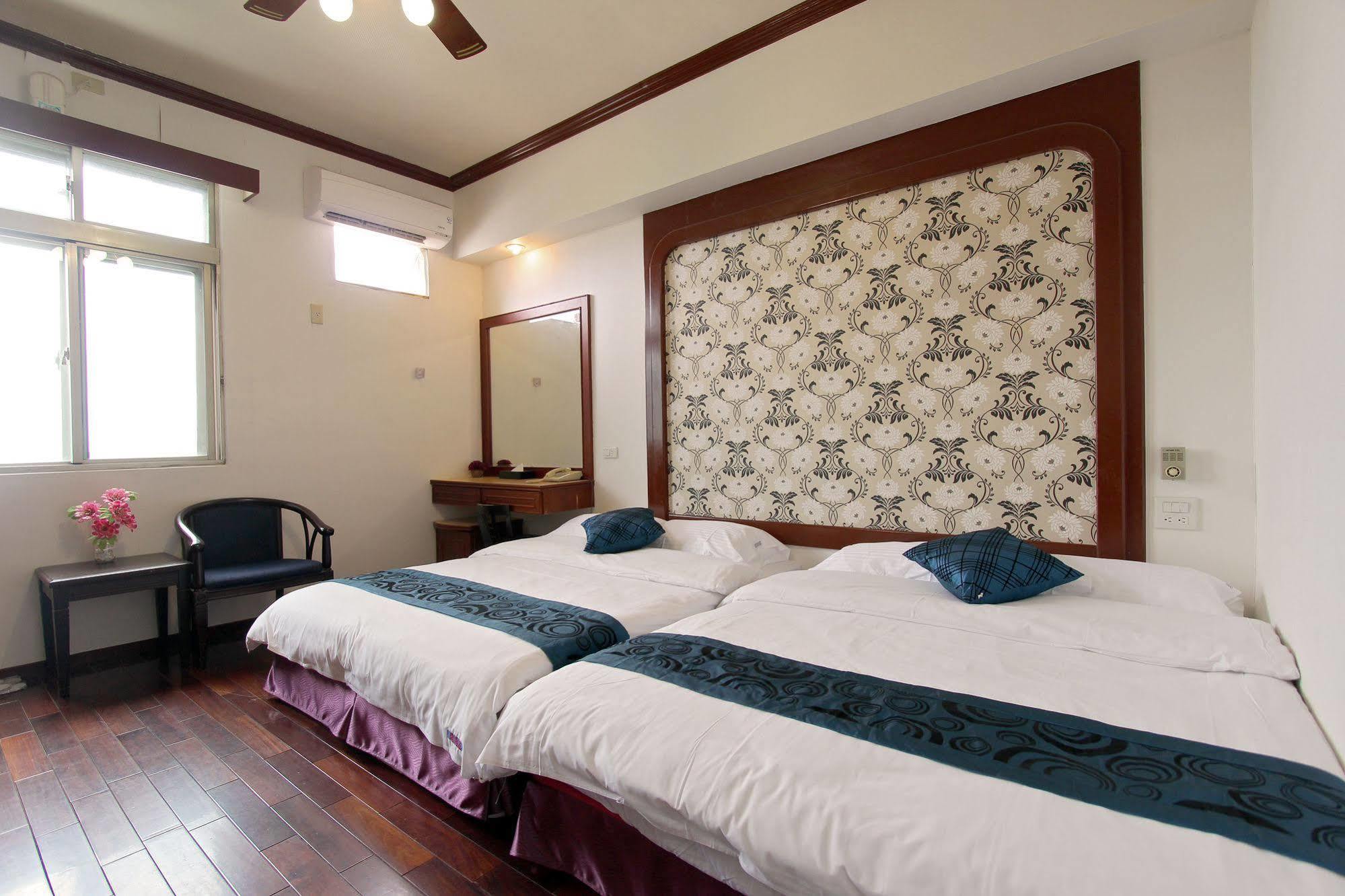 陶陶居商旅 Tautauchu Hotel Città di Hualien Esterno foto