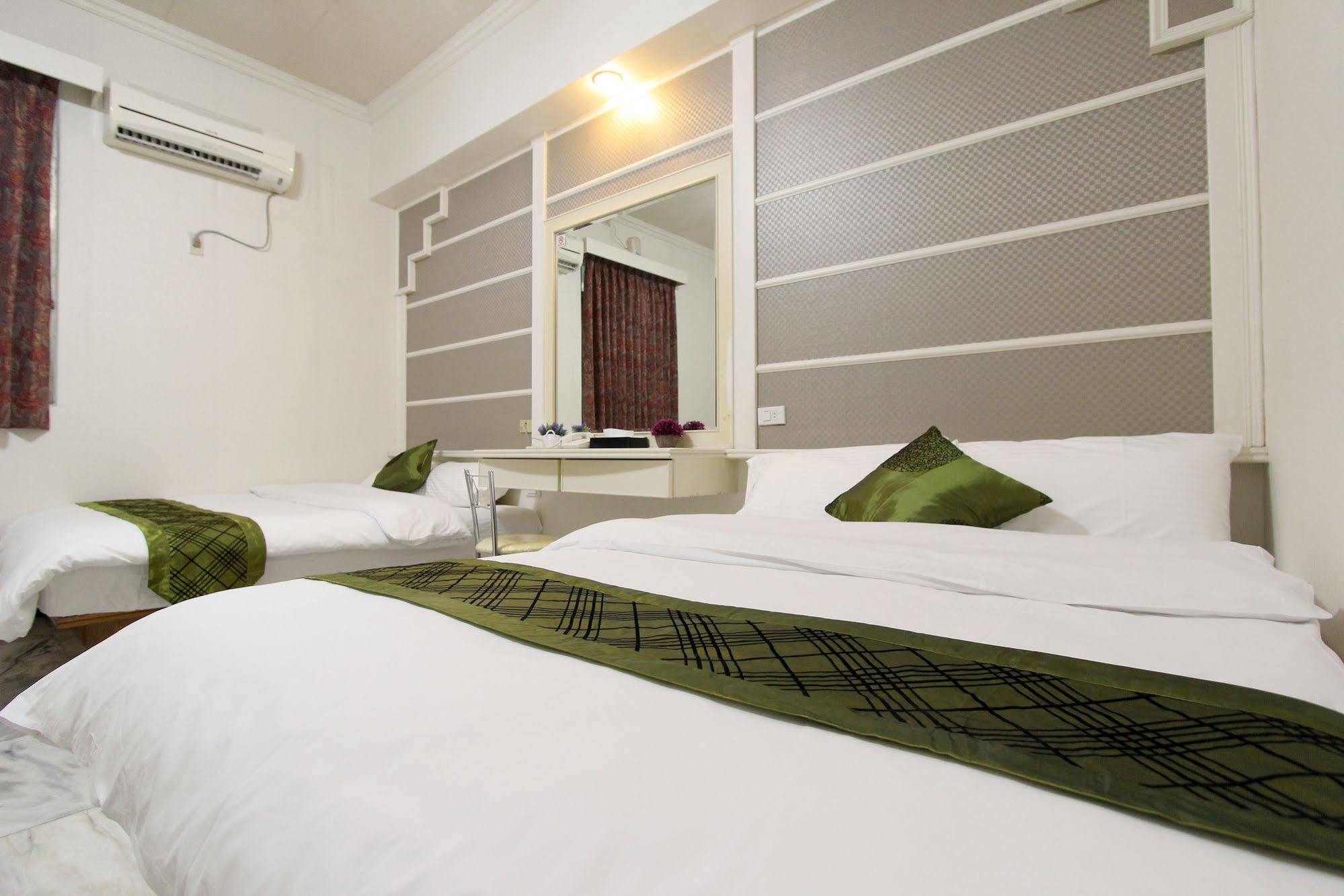 陶陶居商旅 Tautauchu Hotel Città di Hualien Esterno foto